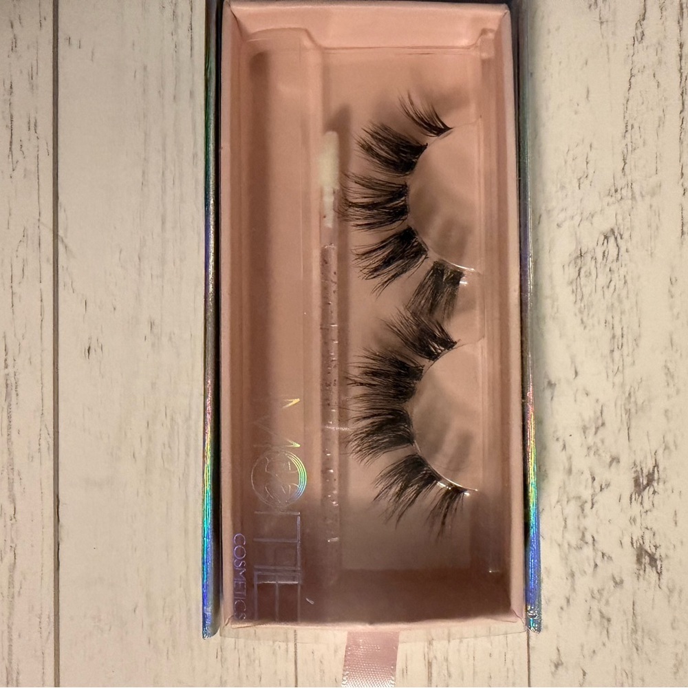 Dramatic Black False Eyelashes with Applicator by Moitie - Set of 5 Pair
